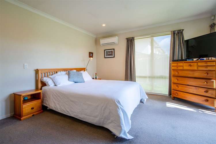 6 Benmore Gard Harewood_11