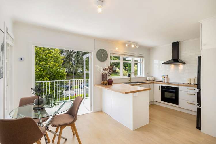 55 Alberton Avenue Mount Albert_11