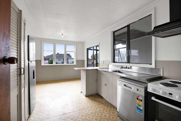 85 Collins Street Hawera_5