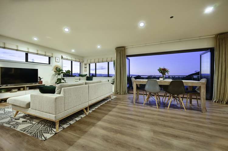 15 Woodford Lane Stoke_4