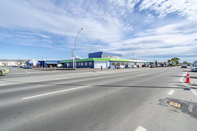 High profile corner site on SH6