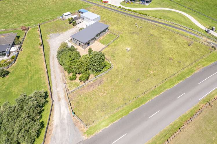 87 Wikitoria Road Whanganui Airport_22