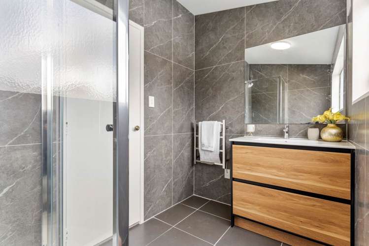 2/3 Brian Avenue Forrest Hill_11