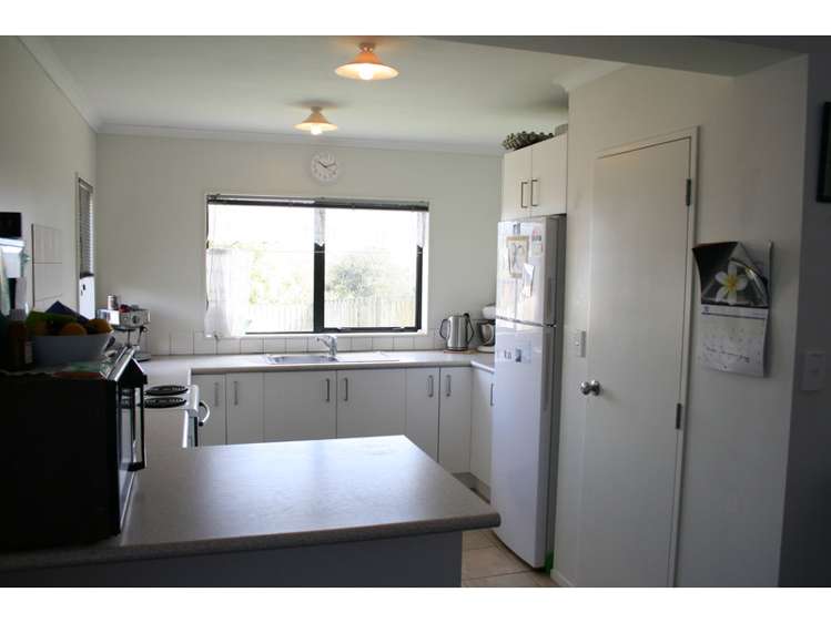 211 Metcalfe Road Ranui_3