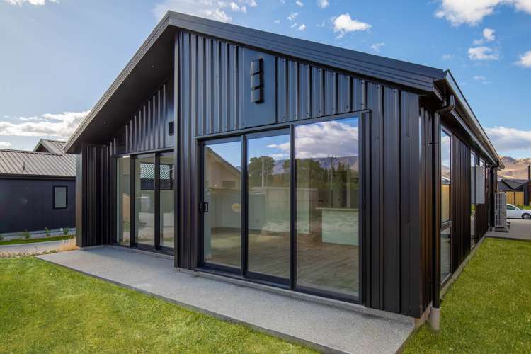 79 Magnum Drive Cromwell_12