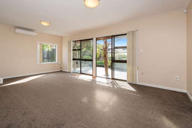 2/7 Chivalry Road Glenfield_4