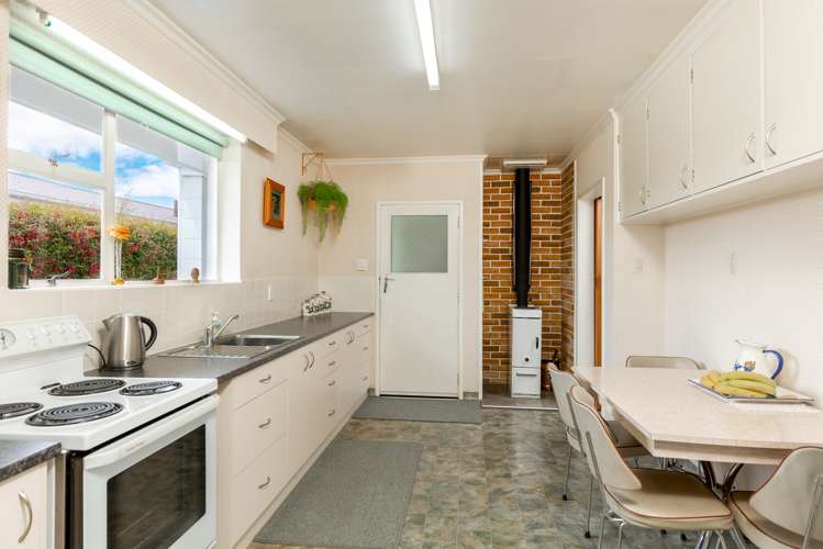 14 Wadsworth Crescent Redwoodtown_4