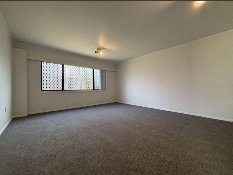 11a Mongorry Place Mt Roskill_6