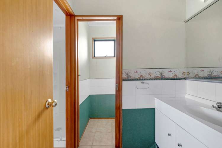 11 Hawke Crescent Beachlands_35