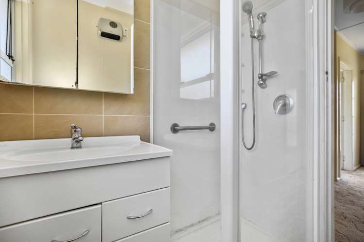 30 Bournemouth Crescent Aranui_6