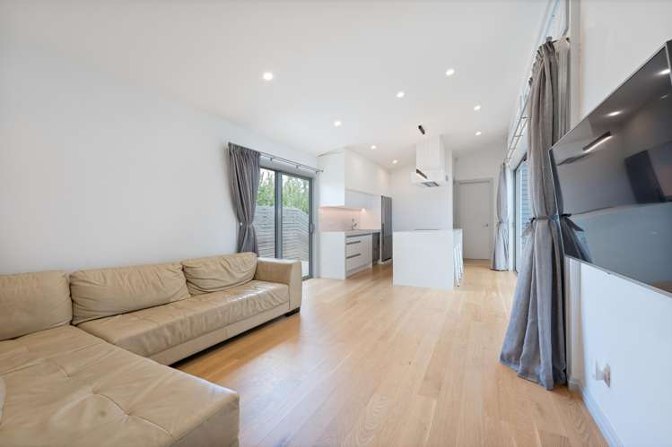 129 Riverpark Crescent Henderson_19