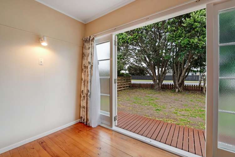 41 Centreway Road Orewa_13