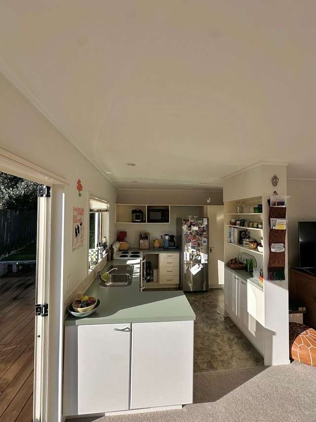 2/375 Wairau Road Totara Vale_4