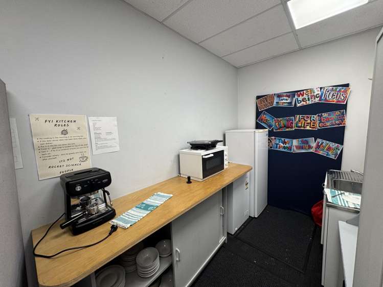 Office/405-407 King Street North Hastings_8