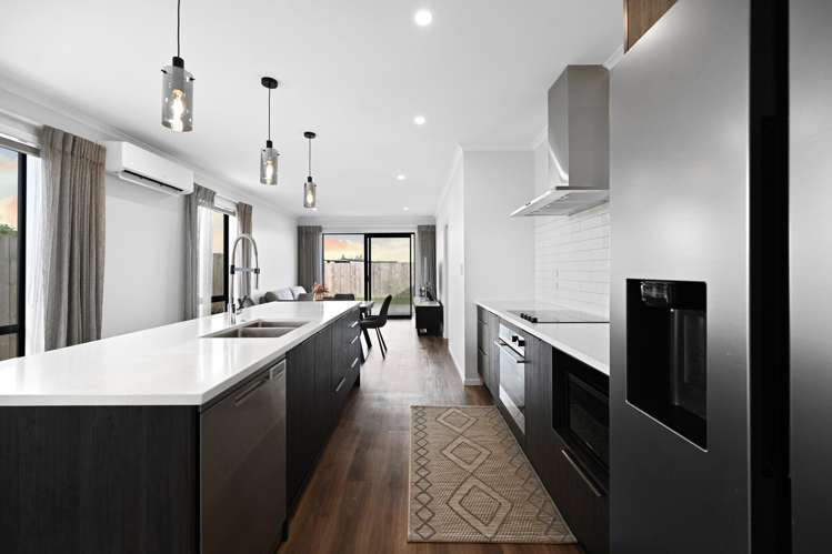 2/10 Bourn Heath Drive Rototuna_8