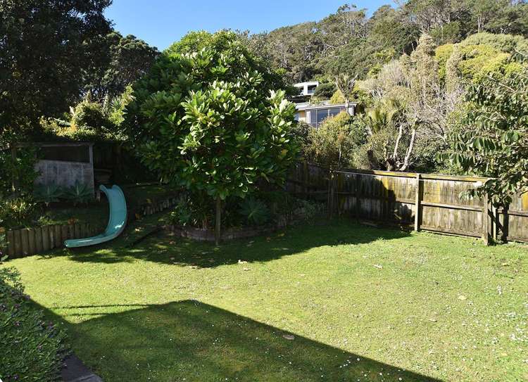 24 Domain Crescent Muriwai_26