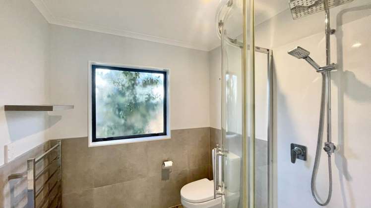 2/20 Greta Place Stanmore Bay_12
