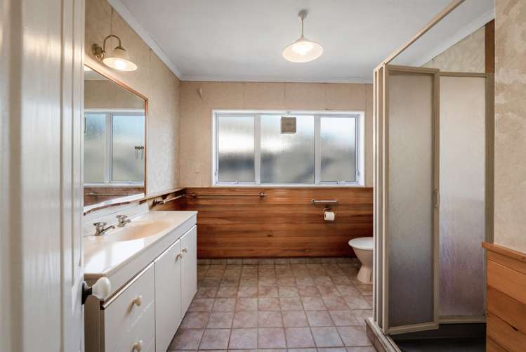 1 Marina Way Athenree_15