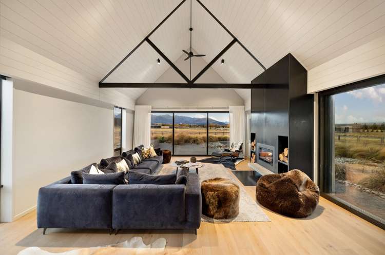 10 Musterers Way Twizel_11