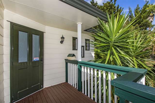 32 Eureka Place Parahaki_1