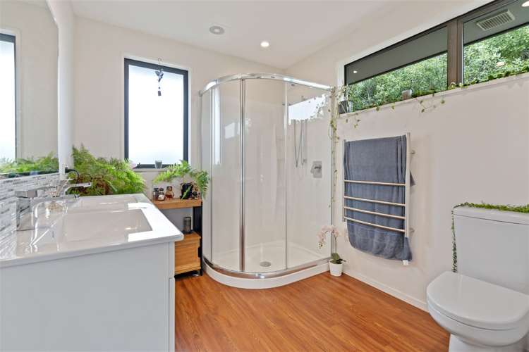 76 Rowan Avenue Aranui_14