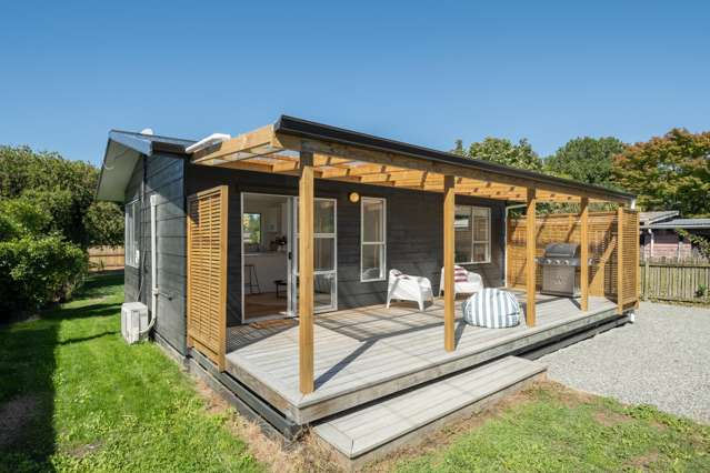 Fully modernised one-bedroom cottage