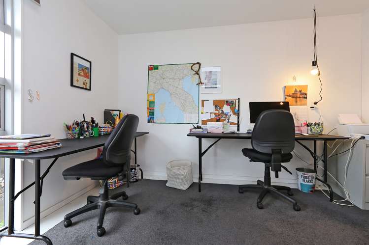 6 Anna Lane Raureka_13