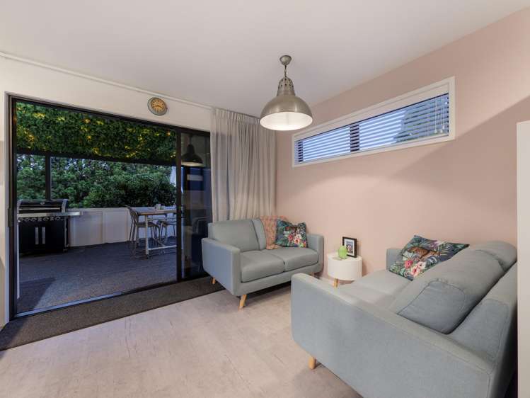 6 Saville Place Pyes Pa_26