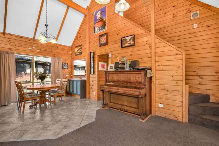 4 Hadley Wood Drive Wattle Downs_3