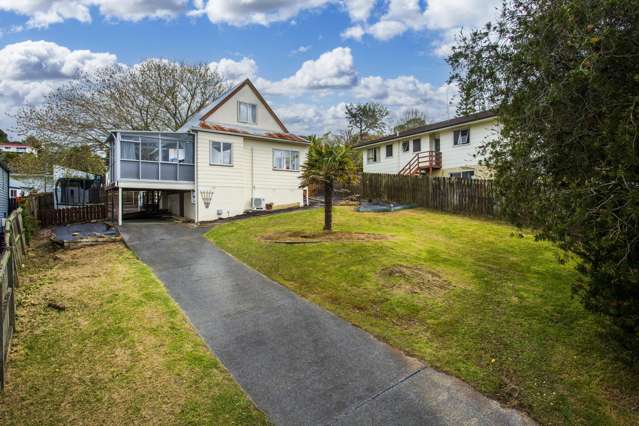 8 Athena Drive Totara Vale_1