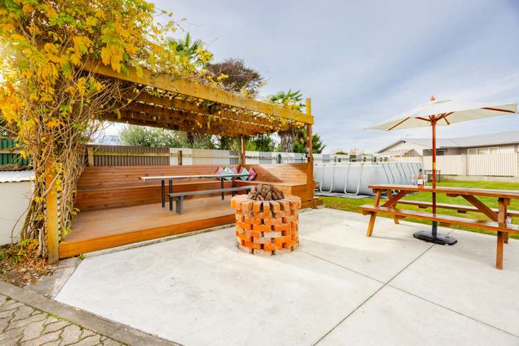 402 Park Road South Akina_21