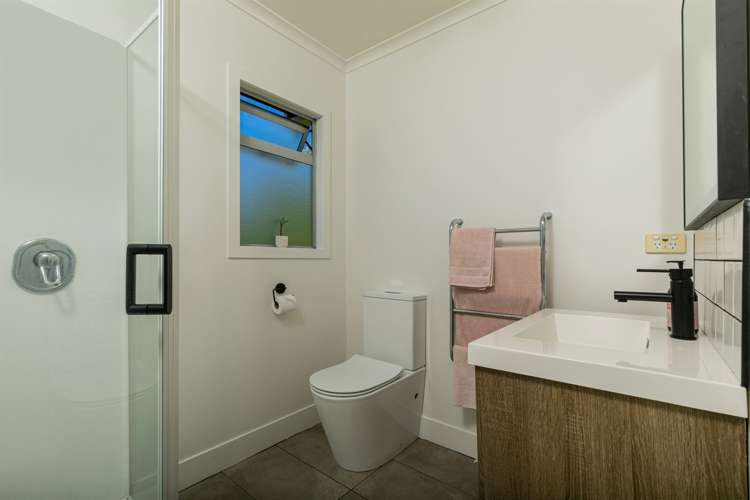 5 Steamer Place Greenhithe_11