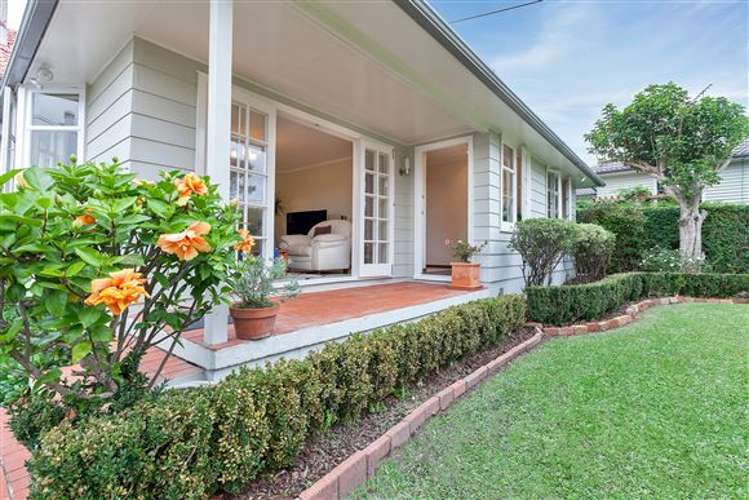 19 Achilles Crescent Narrow Neck_5