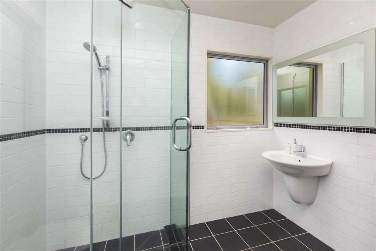 8 Kaikoura View Mount Pleasant_17