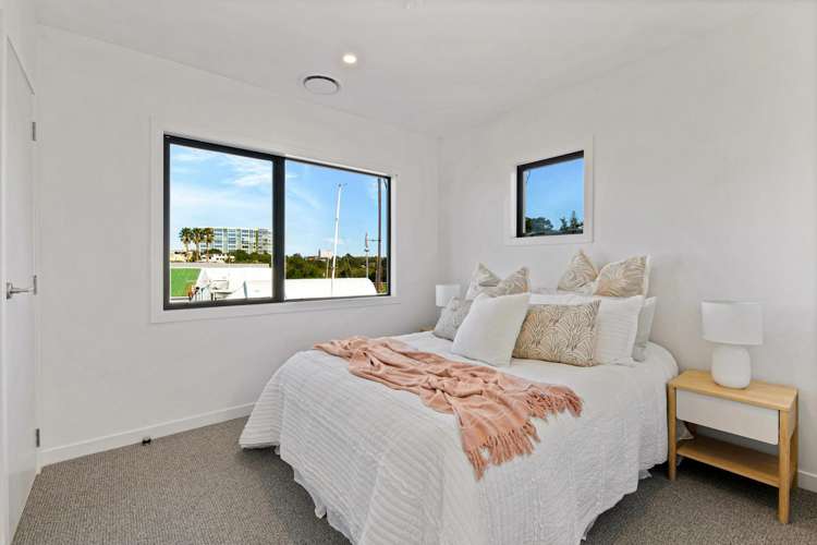 2/1 Omana Road Milford_11