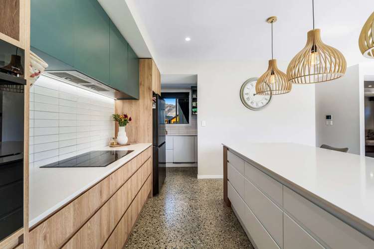 83 Magnum Drive Cromwell_6