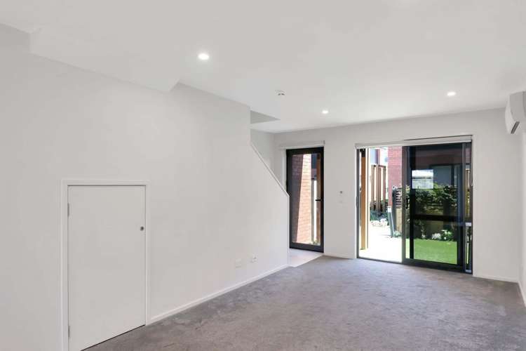 7/16 Biddle Crescent 1353_4