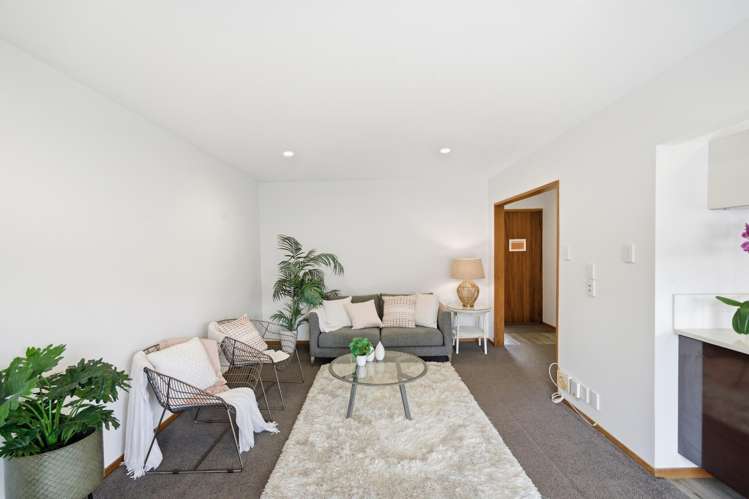 2/4 Broadbent Street Riccarton_3