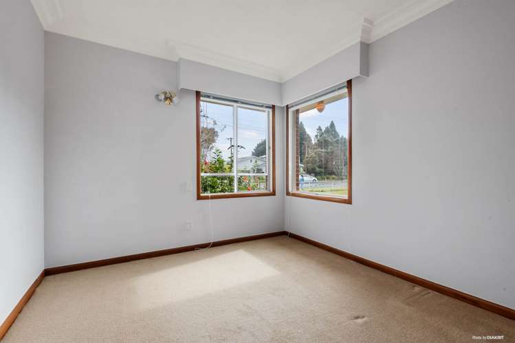 49 Yeovil Road Te Atatu Peninsula_10