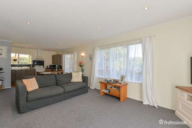 16 Churchill Crescent Featherston_4
