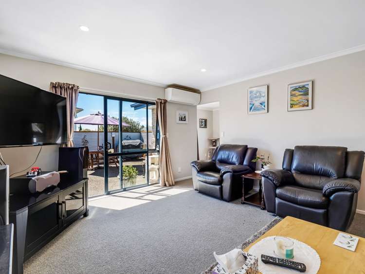 32 Somerset Crescent Highbury_12