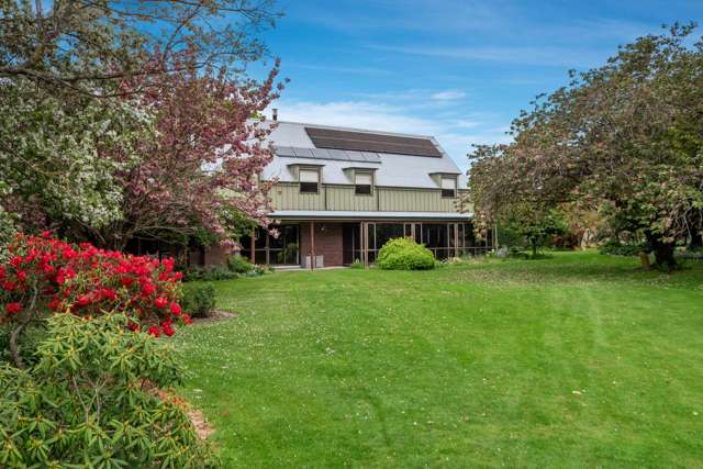 Impressive four bedroom home with expansive garden