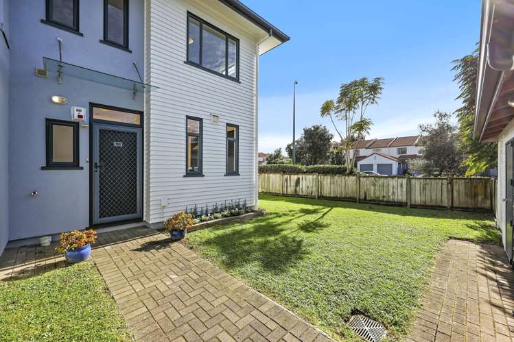 105/2 Armoy Drive East Tamaki_14