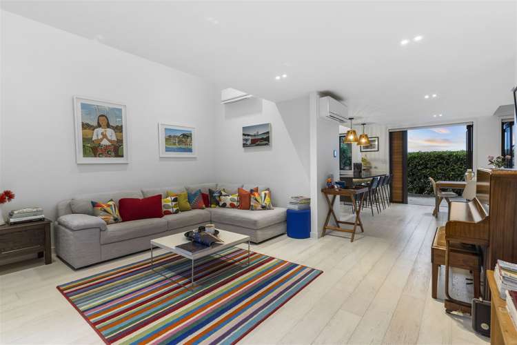 11 Tuatini Place Long Bay_6