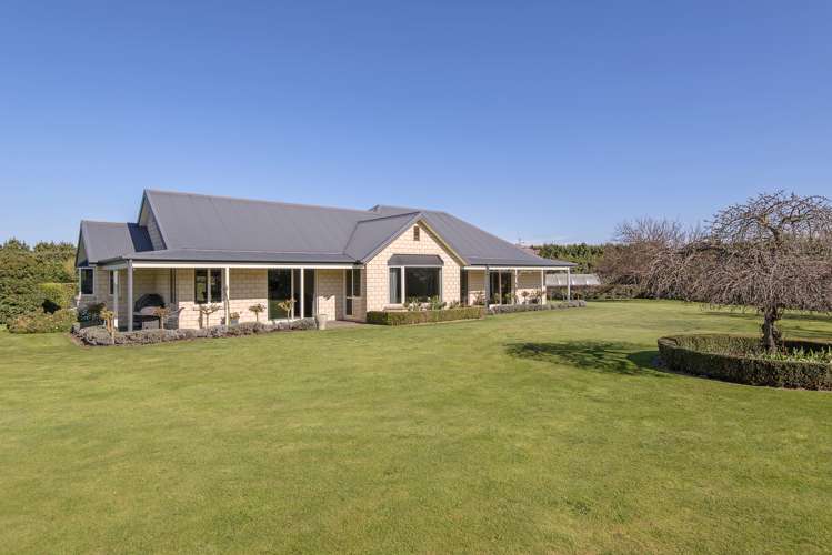 2/736 Sandy Knolls Road West Melton_19