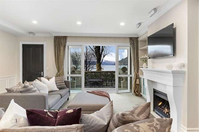 Villa 3/70 Lake Esplanade Queenstown_2