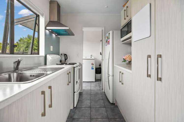 12 Kentucky Crescent Nawton_26