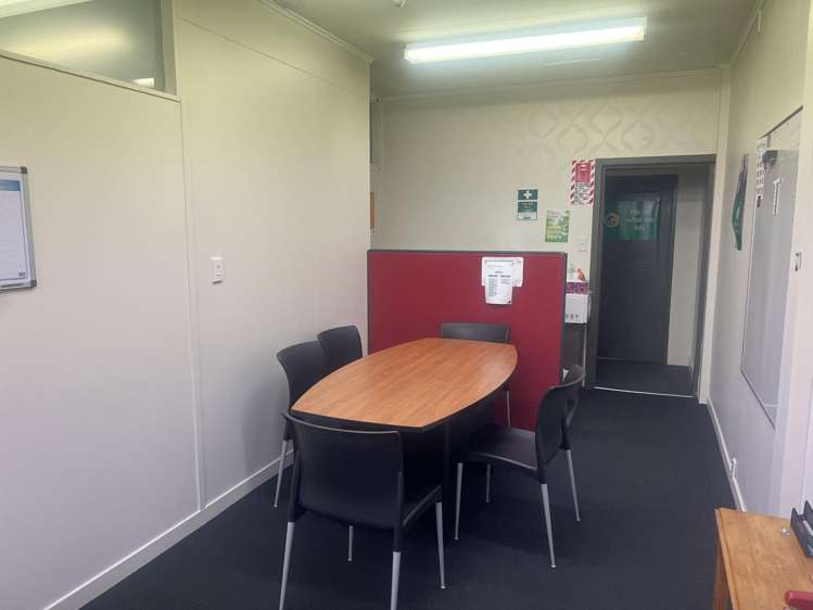T3/17 Perry St Masterton_4