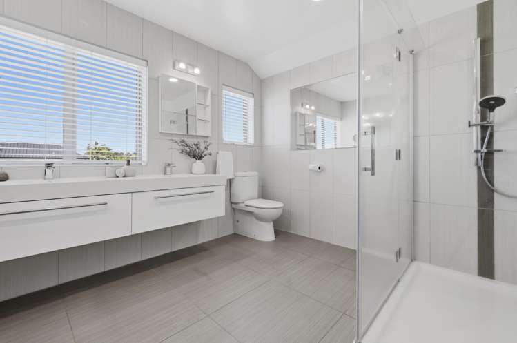 19 Beach Road Otumoetai_23