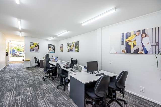 Unit B/358 Beach Road Mairangi Bay_4